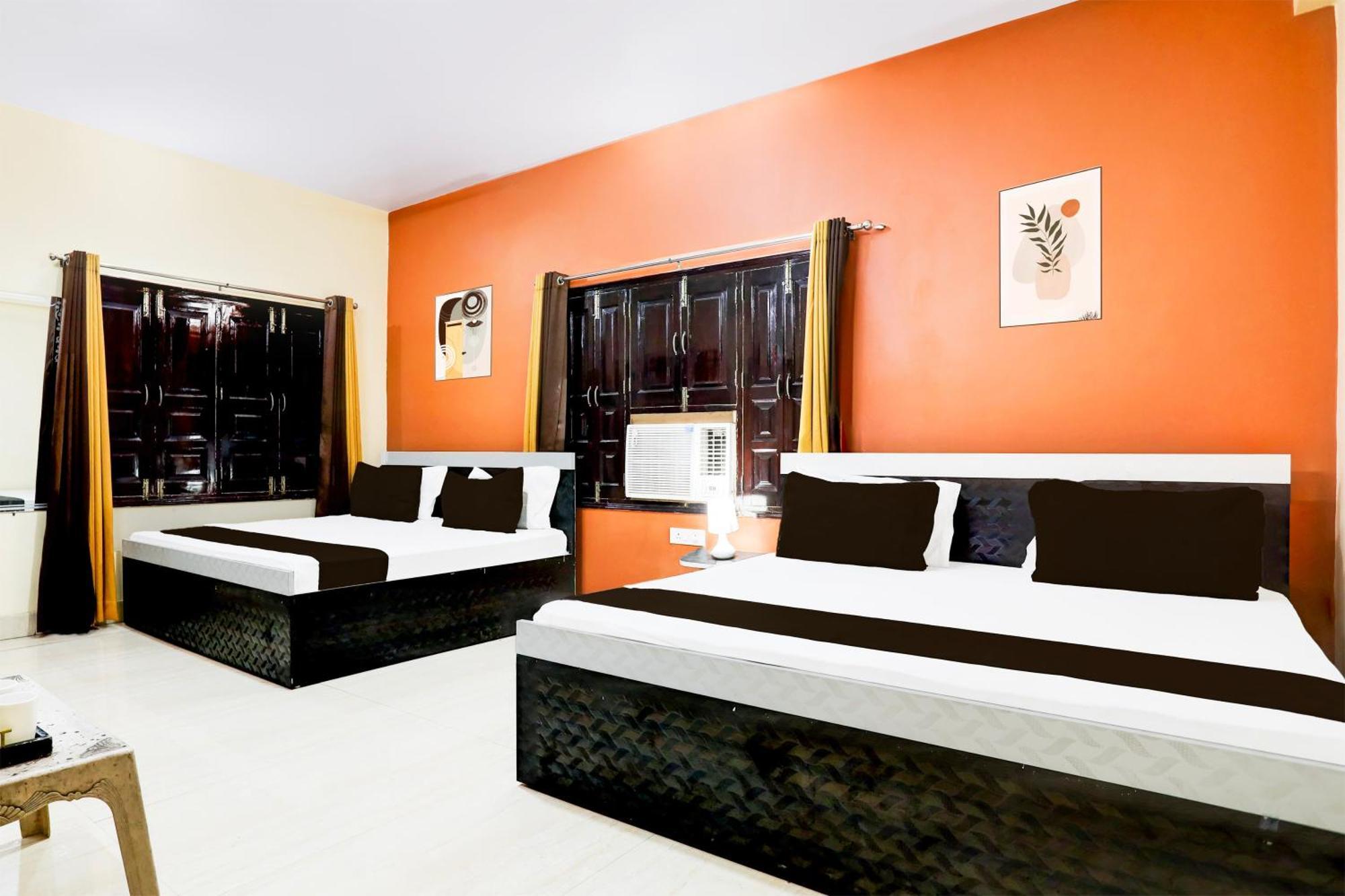 Hotel O R B Palace Varanasi Exterior photo