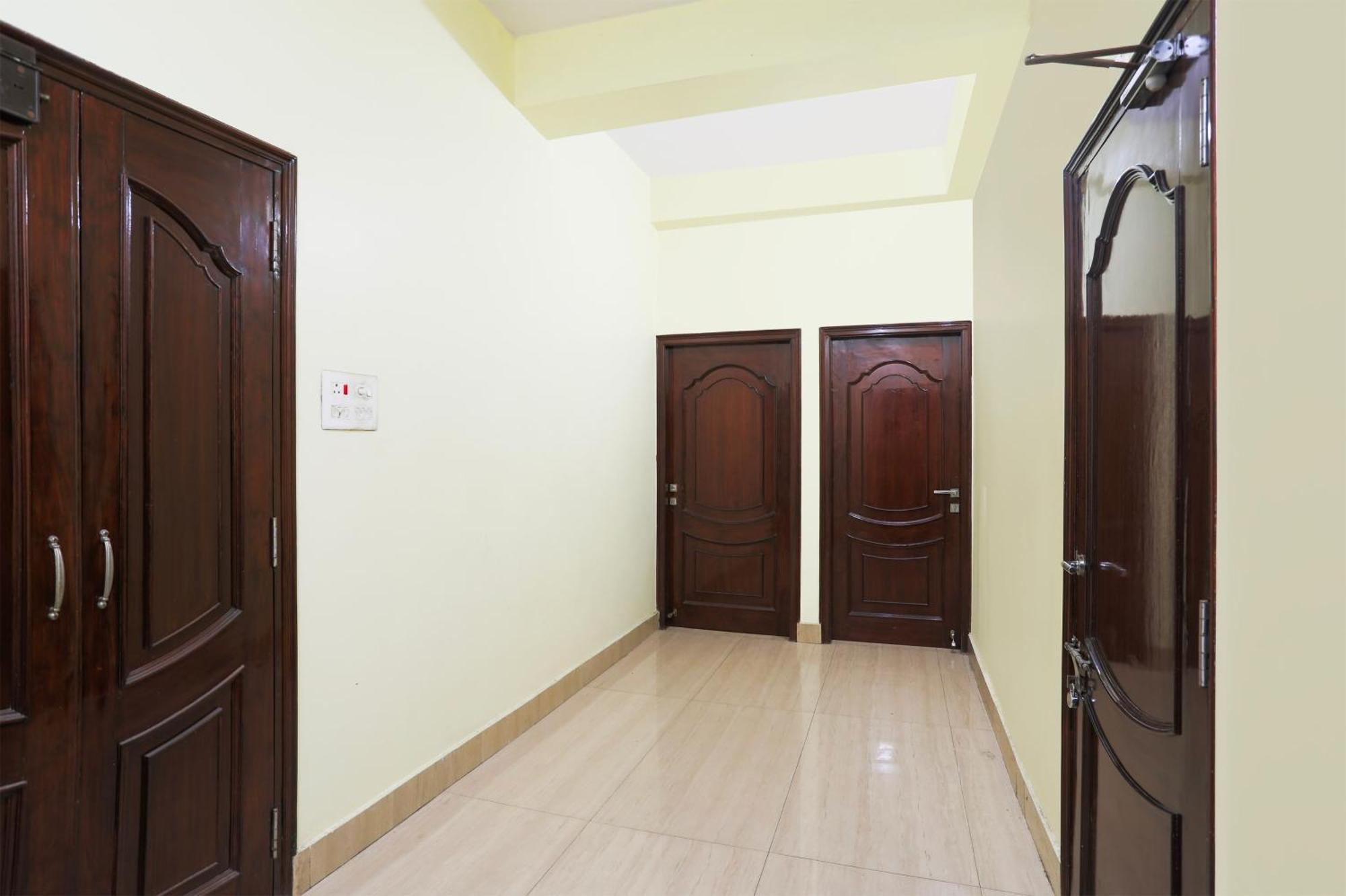 Hotel O R B Palace Varanasi Exterior photo