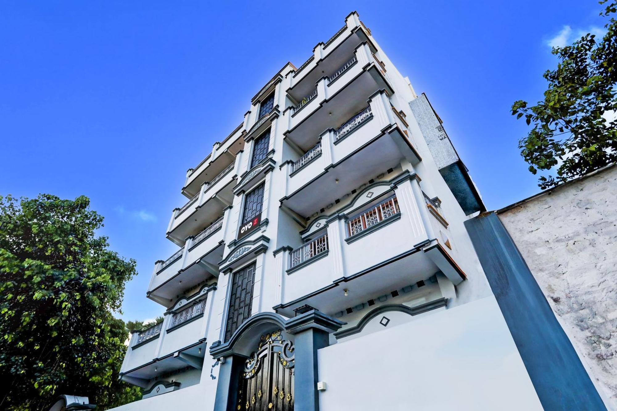 Hotel O R B Palace Varanasi Exterior photo
